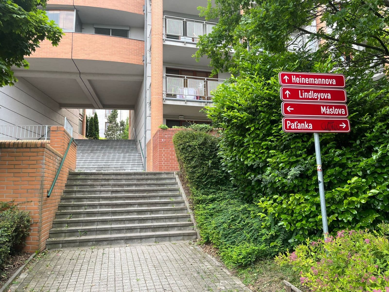 Prenájom bytu 3-izbový 101 m², Máslova, Praha, Praha Prenájom bytu 3-izbový 101 m², Máslova, Praha, Praha