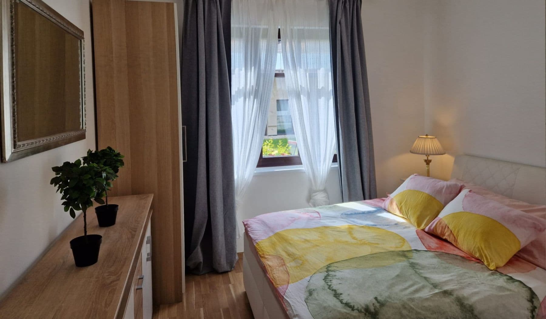 Prenájom bytu 1-izbový 29 m², Husovo náměstí, Hostivice, Středočeský kraj Prenájom bytu 1-izbový 29 m², Husovo náměstí, Hostivice, Středočeský kraj