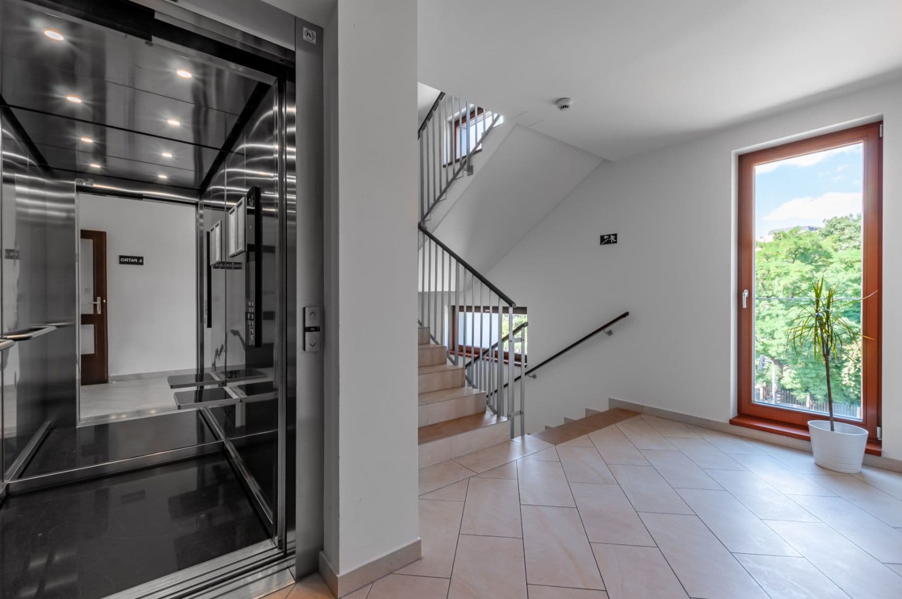 Prenájom bytu 1-izbový 32 m², Patočkova, Praha, Praha Prenájom bytu 1-izbový 32 m², Patočkova, Praha, Praha