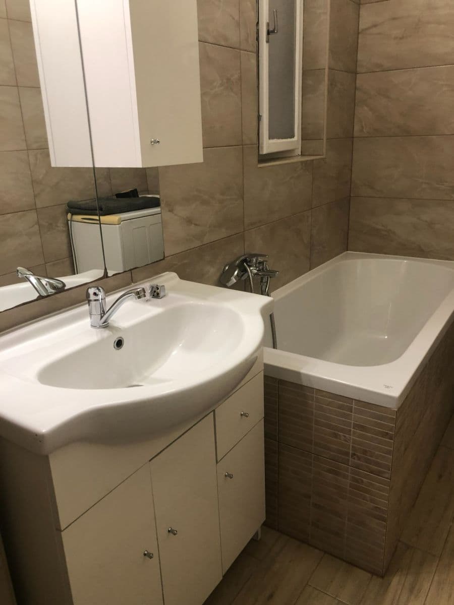 Prenájom bytu 2-izbový 50 m², Kounická, Praha, Praha Prenájom bytu 2-izbový 50 m², Kounická, Praha, Praha