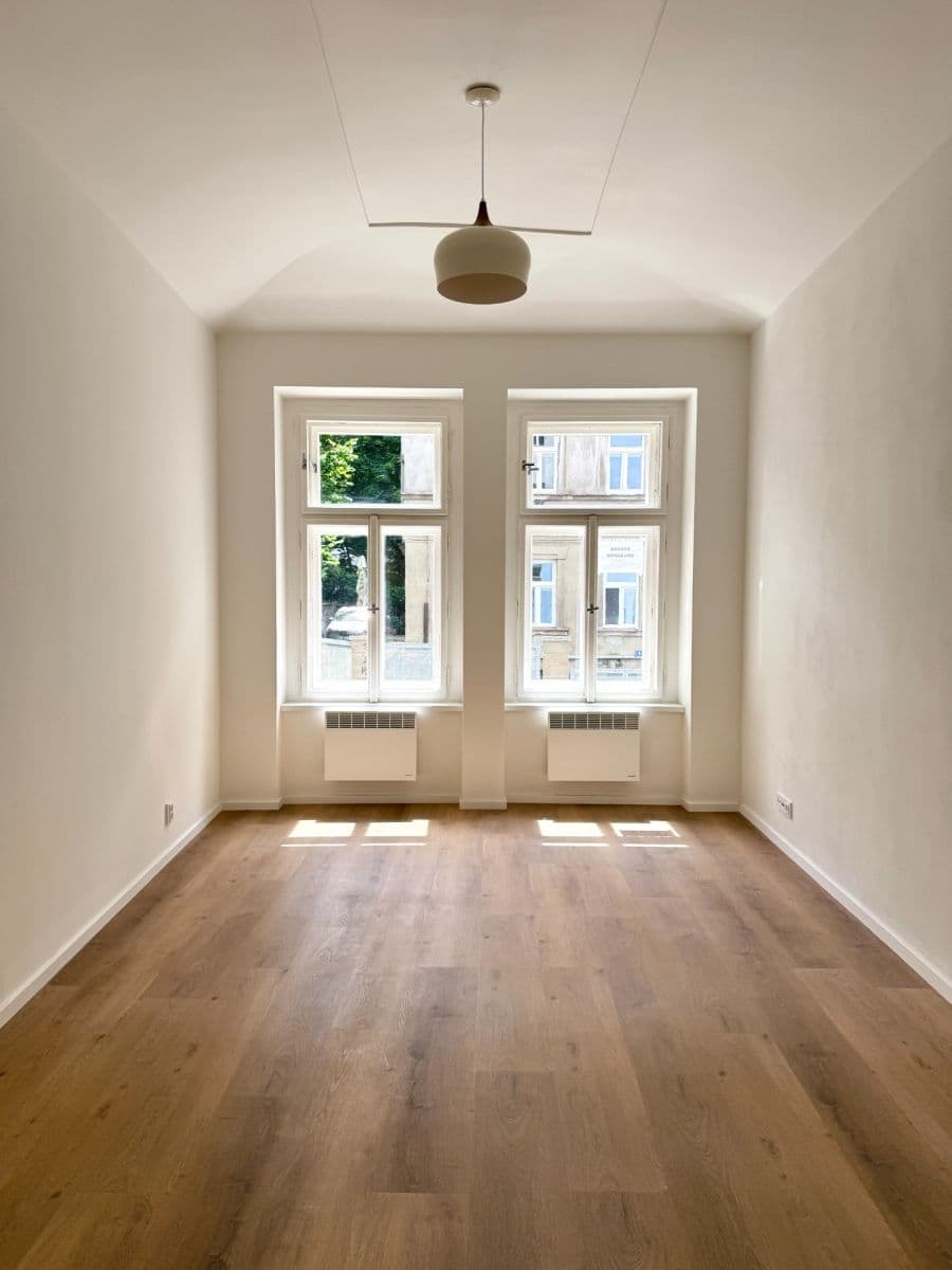 Prenájom bytu 1-izbový 30 m², U Kublova, Praha, Praha Prenájom bytu 1-izbový 30 m², U Kublova, Praha, Praha