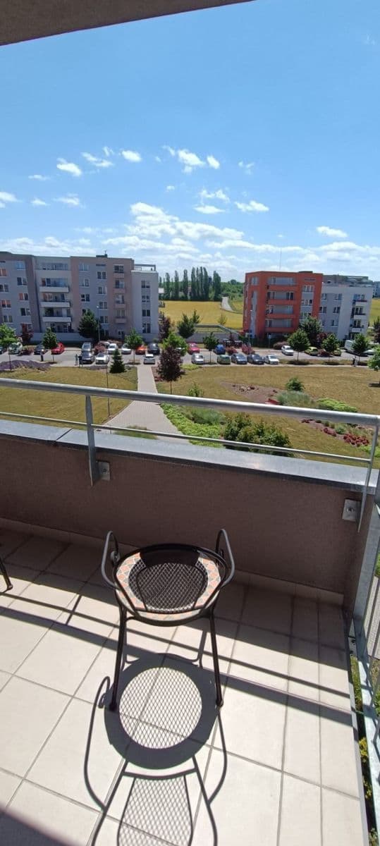 Prenájom bytu 1-izbový 37 m², Hlučkova, Praha, Praha Prenájom bytu 1-izbový 37 m², Hlučkova, Praha, Praha