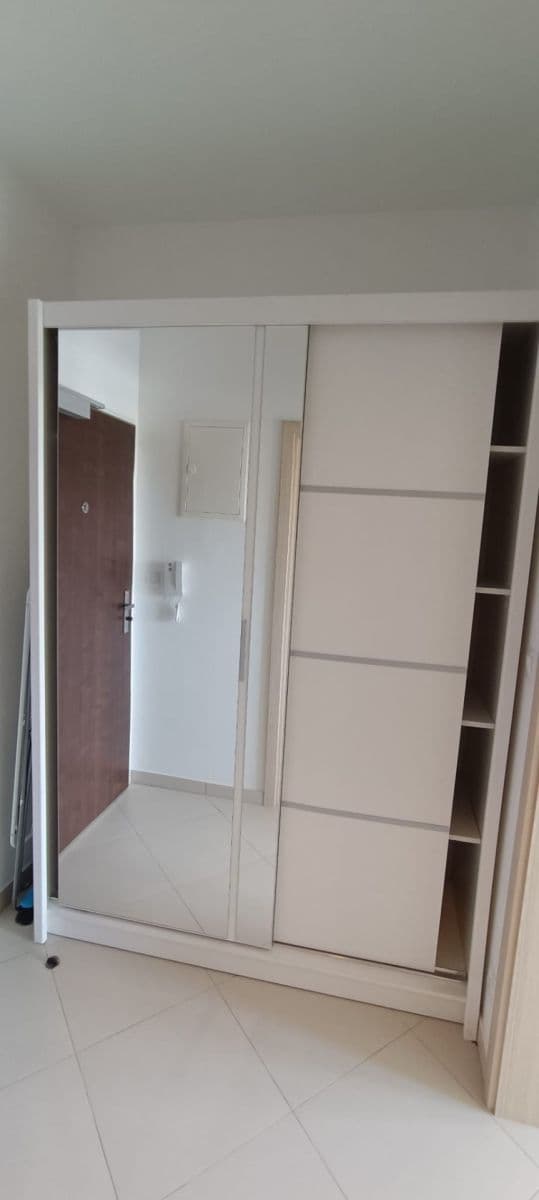 Prenájom bytu 1-izbový 37 m², Hlučkova, Praha, Praha Prenájom bytu 1-izbový 37 m², Hlučkova, Praha, Praha