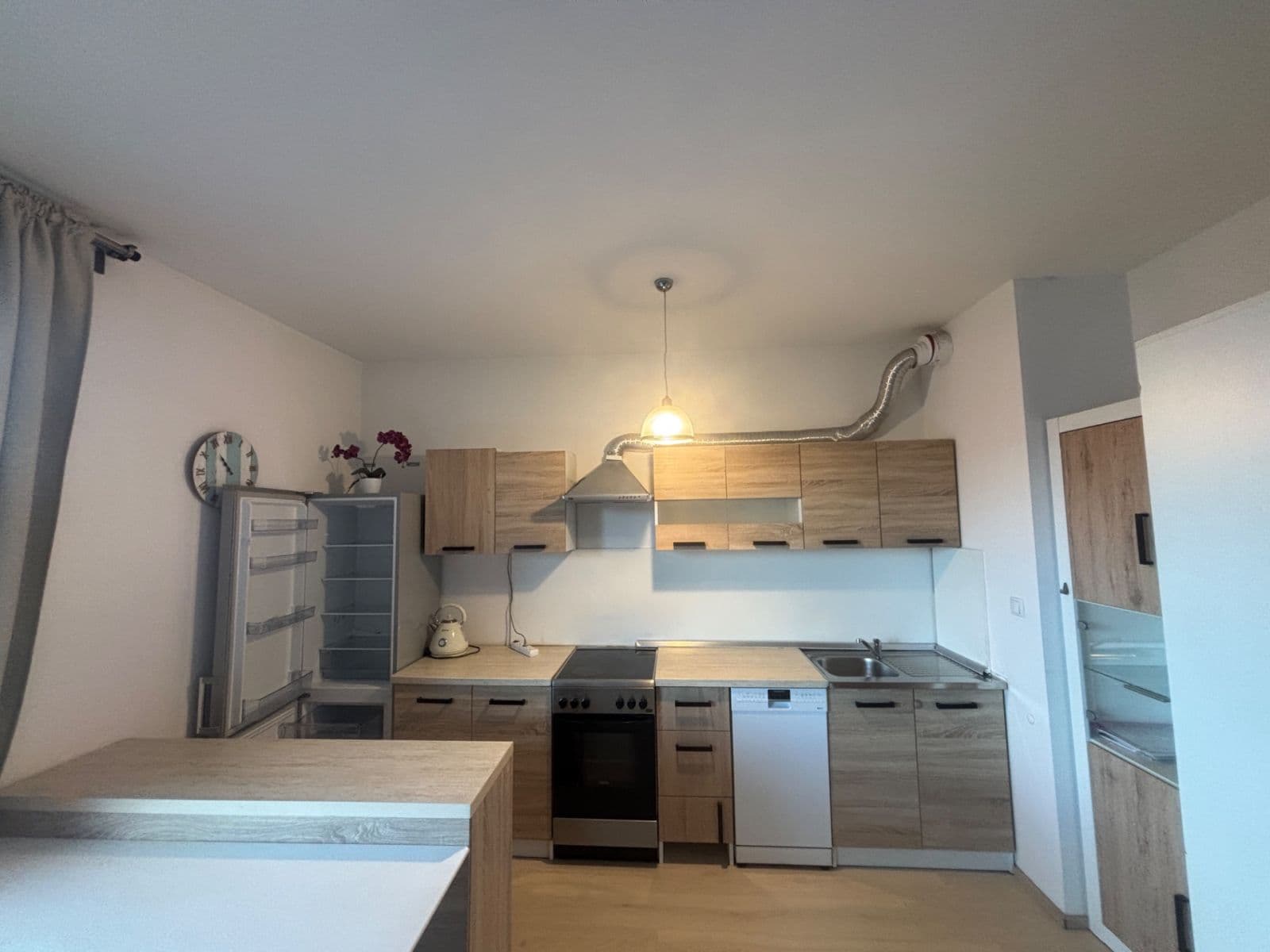 Prenájom bytu 1-izbový 37 m², Hlučkova, Praha, Praha Prenájom bytu 1-izbový 37 m², Hlučkova, Praha, Praha