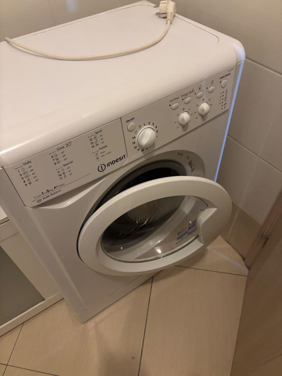 Prenájom bytu 1-izbový 37 m², Hlučkova, Praha, Praha Prenájom bytu 1-izbový 37 m², Hlučkova, Praha, Praha