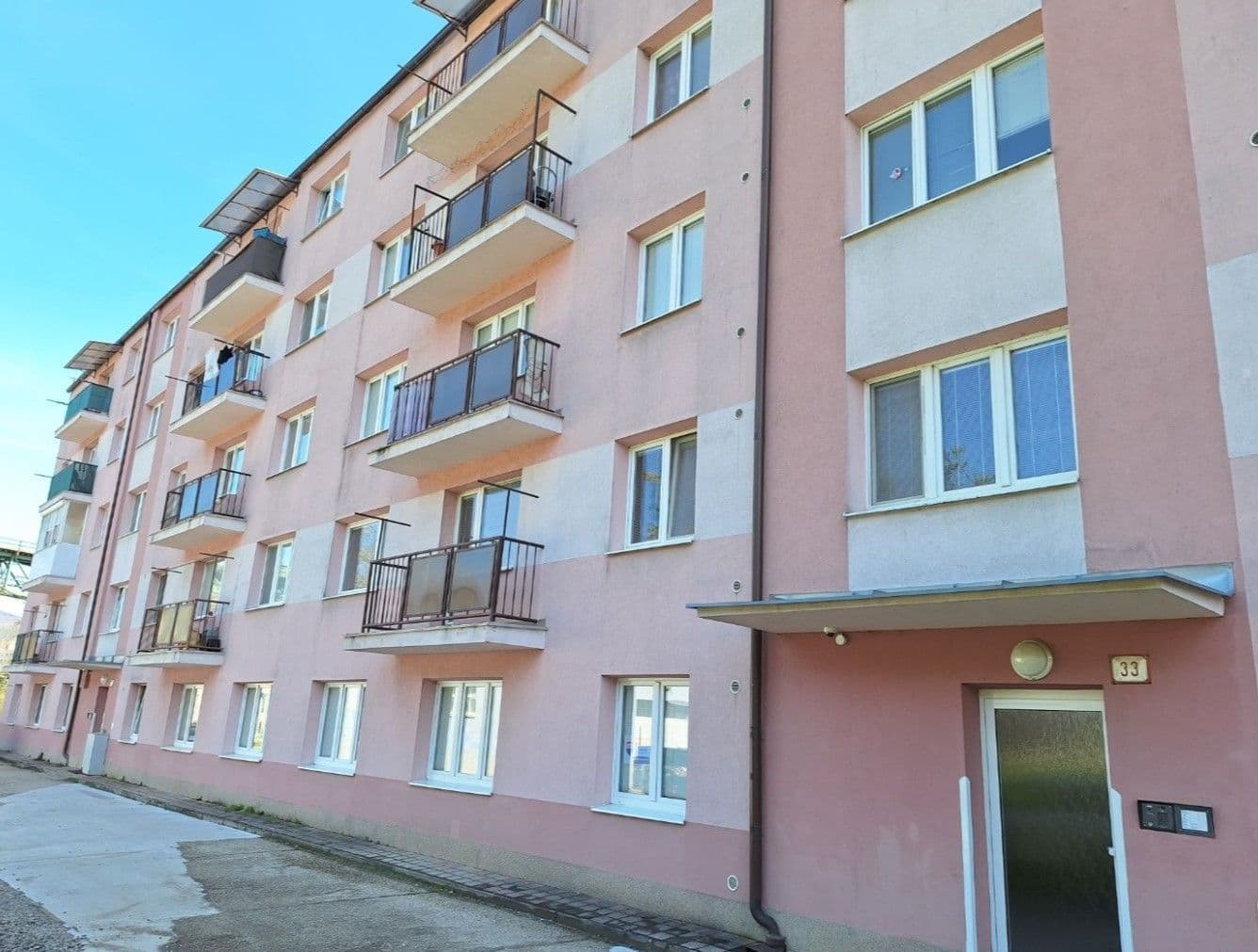 Predaj bytu 3-izbový 65 m², Prievidzská, Handlová, Trenčiansky kraj Predaj bytu 3-izbový 65 m², Prievidzská, Handlová, Trenčiansky kraj
