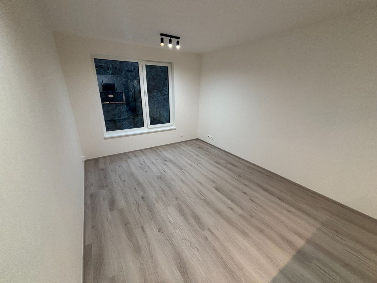 Prenájom bytu 1-izbový 28 m², Bystrcká, Brno, Jihomoravský kraj Prenájom bytu 1-izbový 28 m², Bystrcká, Brno, Jihomoravský kraj