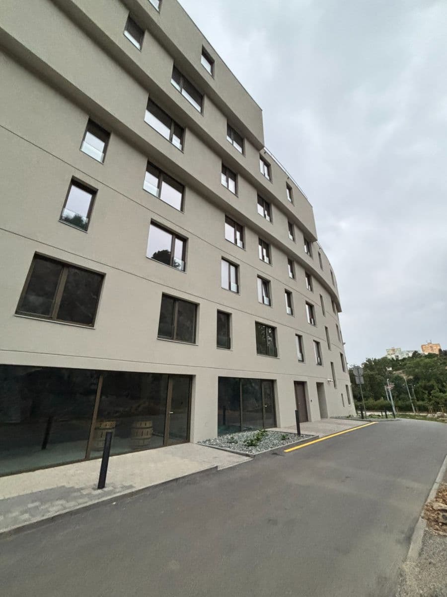 Prenájom bytu 1-izbový 28 m², Bystrcká, Brno, Jihomoravský kraj Prenájom bytu 1-izbový 28 m², Bystrcká, Brno, Jihomoravský kraj