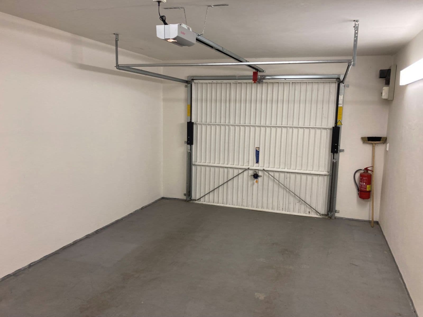 Prenájom garáže 22 m², Čelákovice, Středočeský kraj Prenájom garáže 22 m², Čelákovice, Středočeský kraj