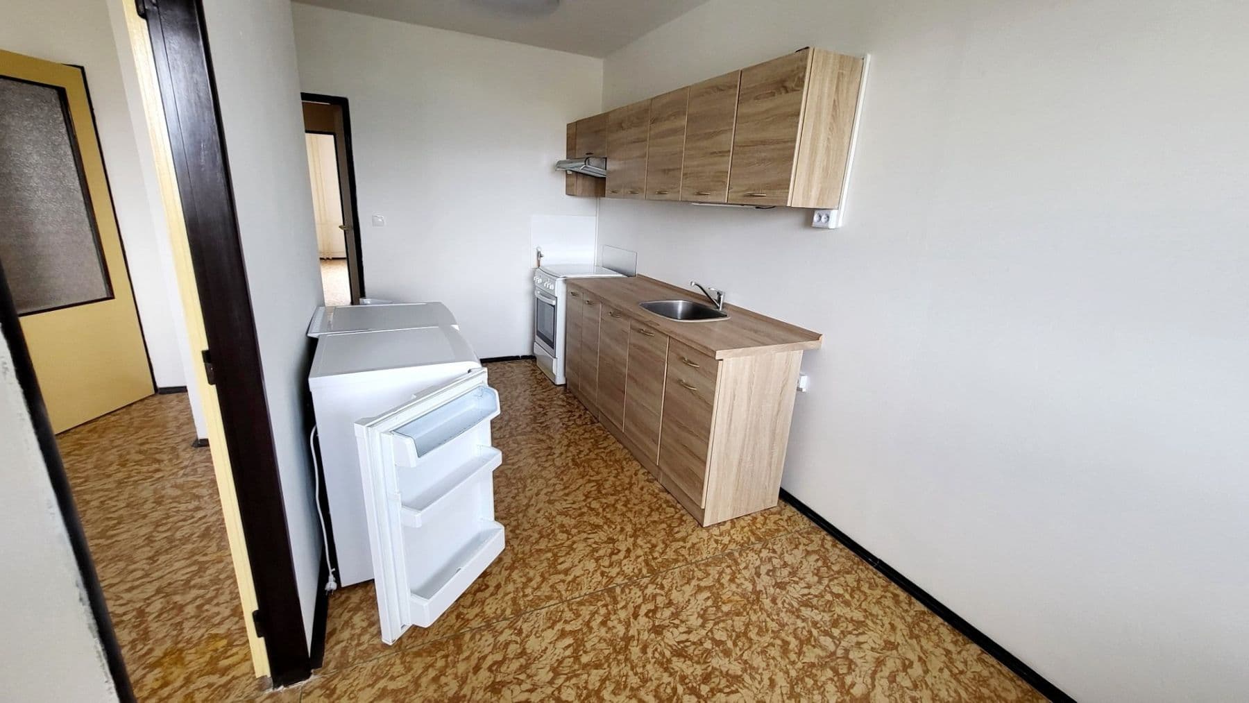 Prenájom bytu 3-izbový 70 m², Nad Stadionem, Králův Dvůr, Středočeský kraj Prenájom bytu 3-izbový 70 m², Nad Stadionem, Králův Dvůr, Středočeský kraj