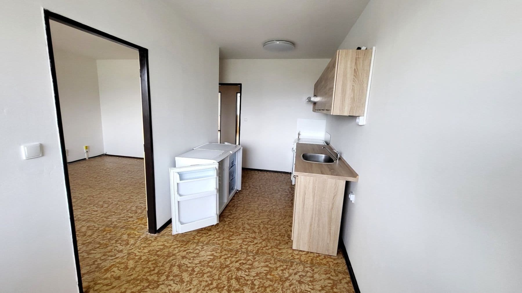 Prenájom bytu 3-izbový 70 m², Nad Stadionem, Králův Dvůr, Středočeský kraj Prenájom bytu 3-izbový 70 m², Nad Stadionem, Králův Dvůr, Středočeský kraj