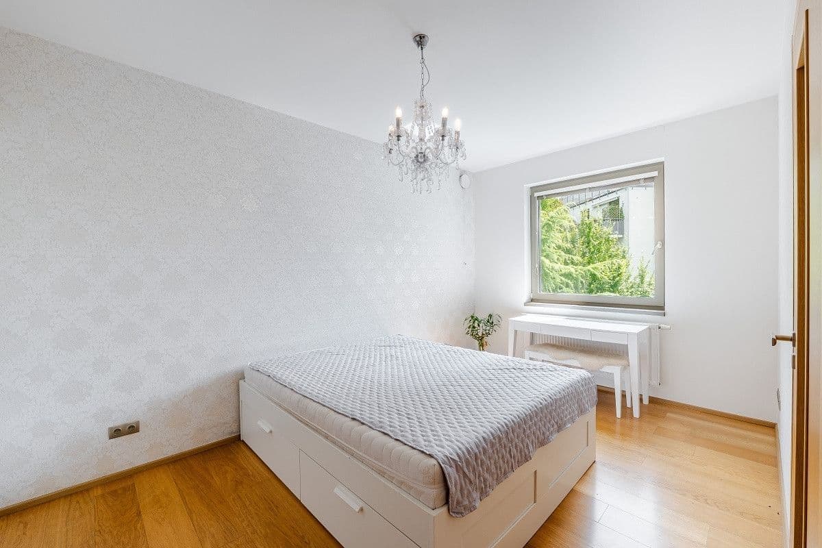 Prenájom bytu 49 m², U Okrouhlíku c, Praha, Praha Prenájom bytu 49 m², U Okrouhlíku c, Praha, Praha