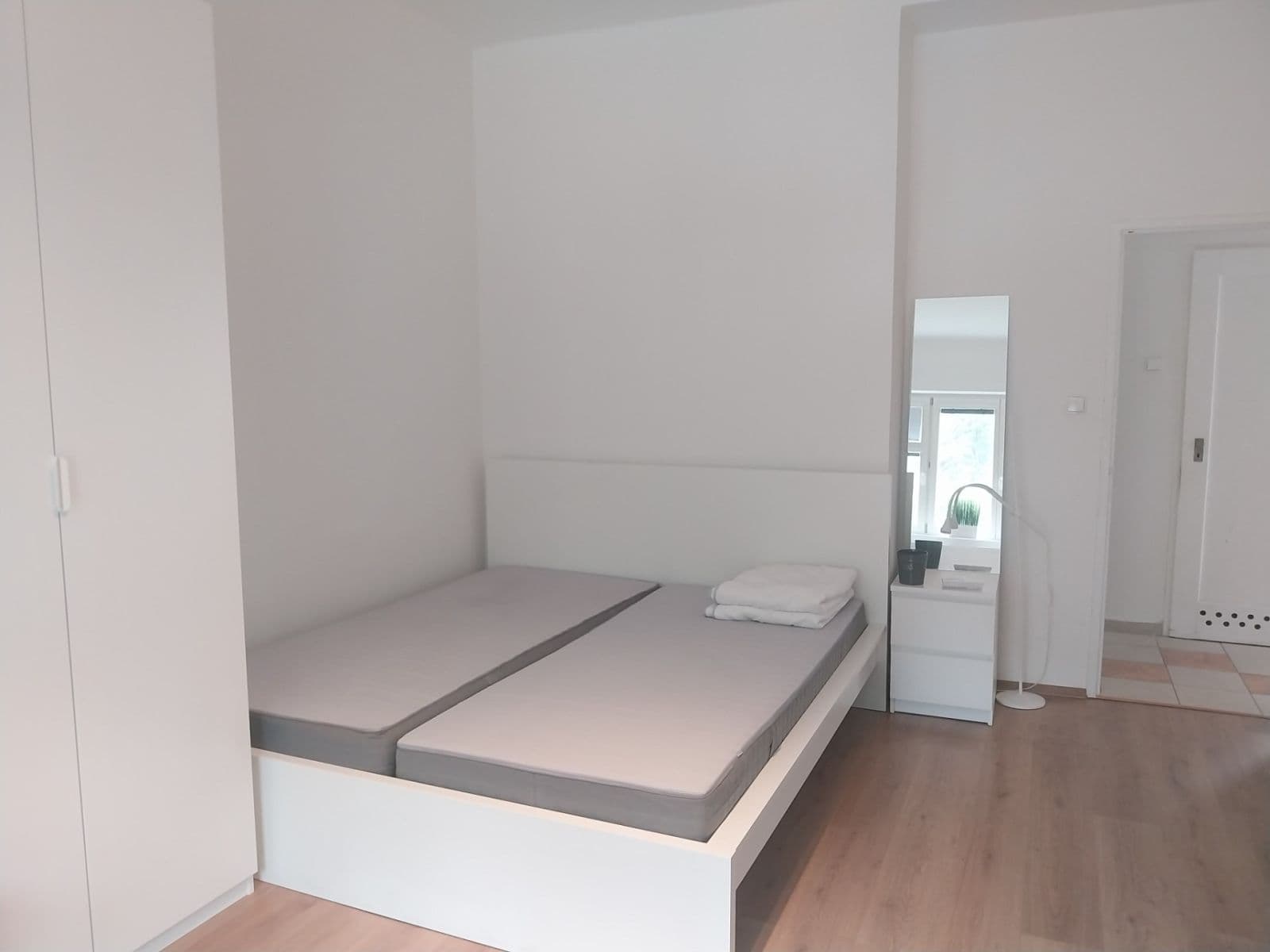 Prenájom bytu 1-izbový 45 m², Jičínská, Praha, Praha Prenájom bytu 1-izbový 45 m², Jičínská, Praha, Praha
