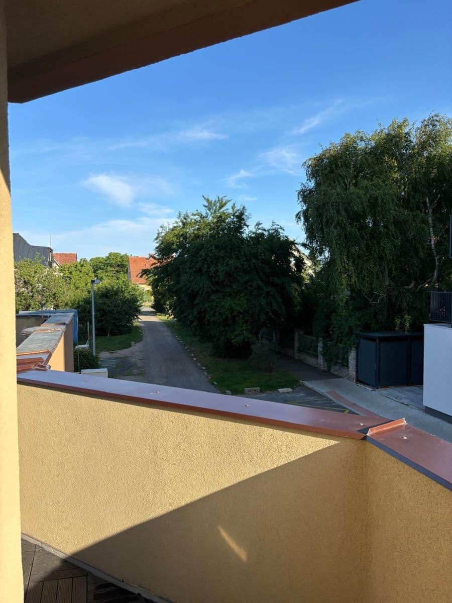 Prenájom bytu 1-izbový 24 m², Suchdolské náměstí, Praha, Praha Prenájom bytu 1-izbový 24 m², Suchdolské náměstí, Praha, Praha