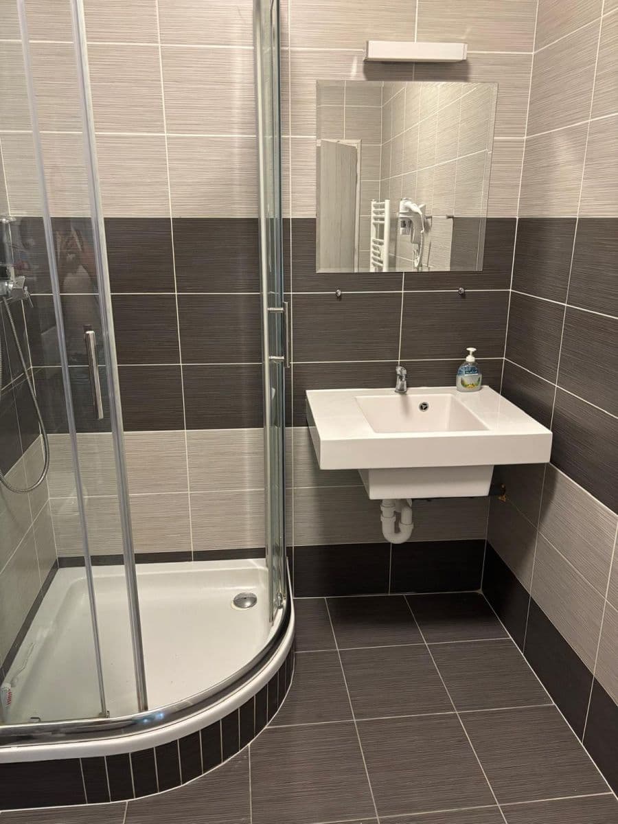 Prenájom bytu 1-izbový 24 m², Suchdolské náměstí, Praha, Praha Prenájom bytu 1-izbový 24 m², Suchdolské náměstí, Praha, Praha