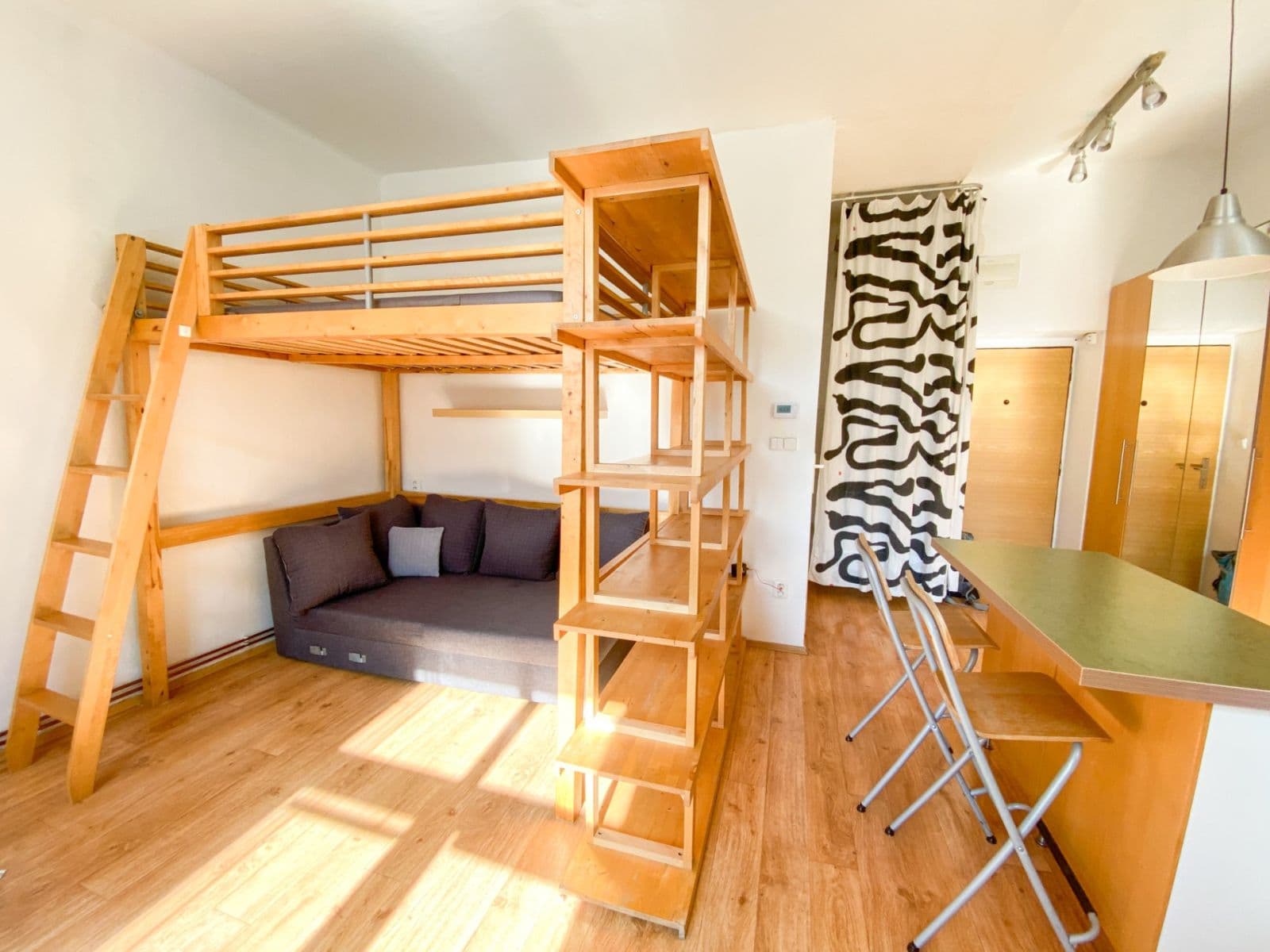 Prenájom bytu 1-izbový 30 m², Železničního pluku, Pardubice, Pardubický kraj Prenájom bytu 1-izbový 30 m², Železničního pluku, Pardubice, Pardubický kraj