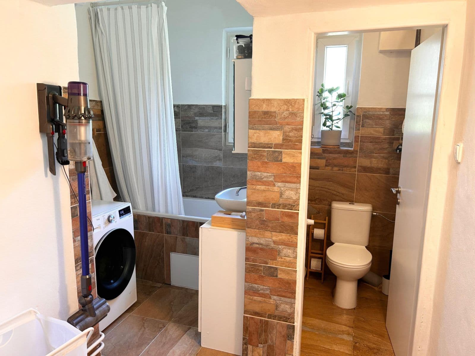 Prenájom bytu 3-izbový 85 m², Nad Rokoskou, Praha, Praha Prenájom bytu 3-izbový 85 m², Nad Rokoskou, Praha, Praha