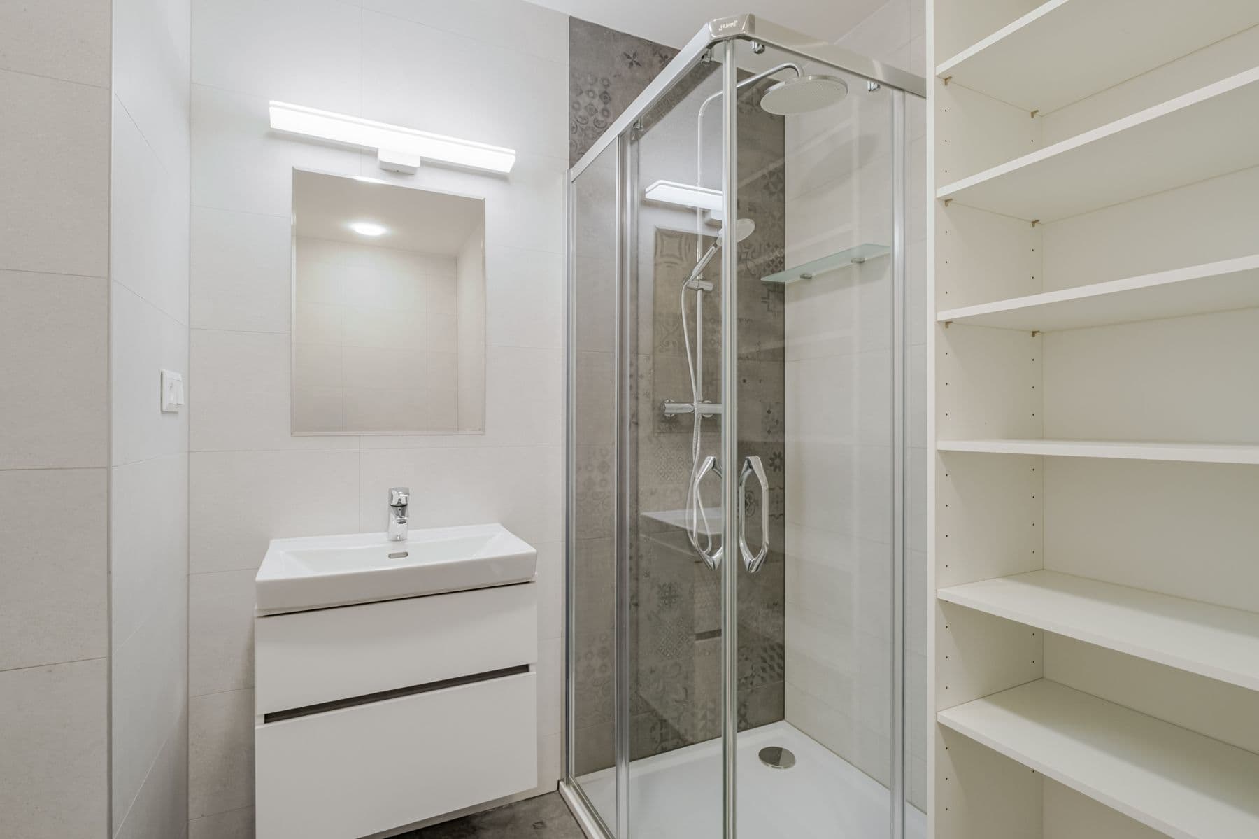 Prenájom bytu 54 m², Veletržní, Praha, Praha Prenájom bytu 54 m², Veletržní, Praha, Praha