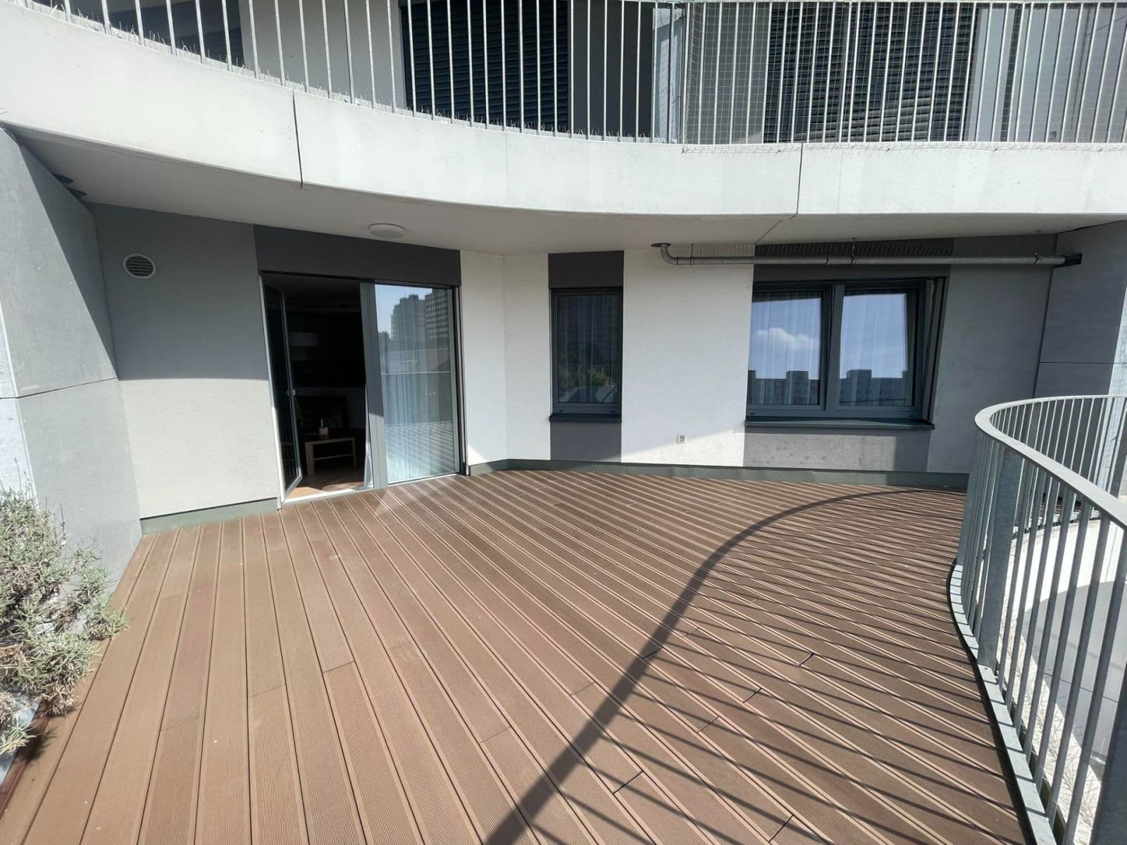 Prenájom bytu 3-izbový 87 m², Mukařovského, Praha, Praha Prenájom bytu 3-izbový 87 m², Mukařovského, Praha, Praha