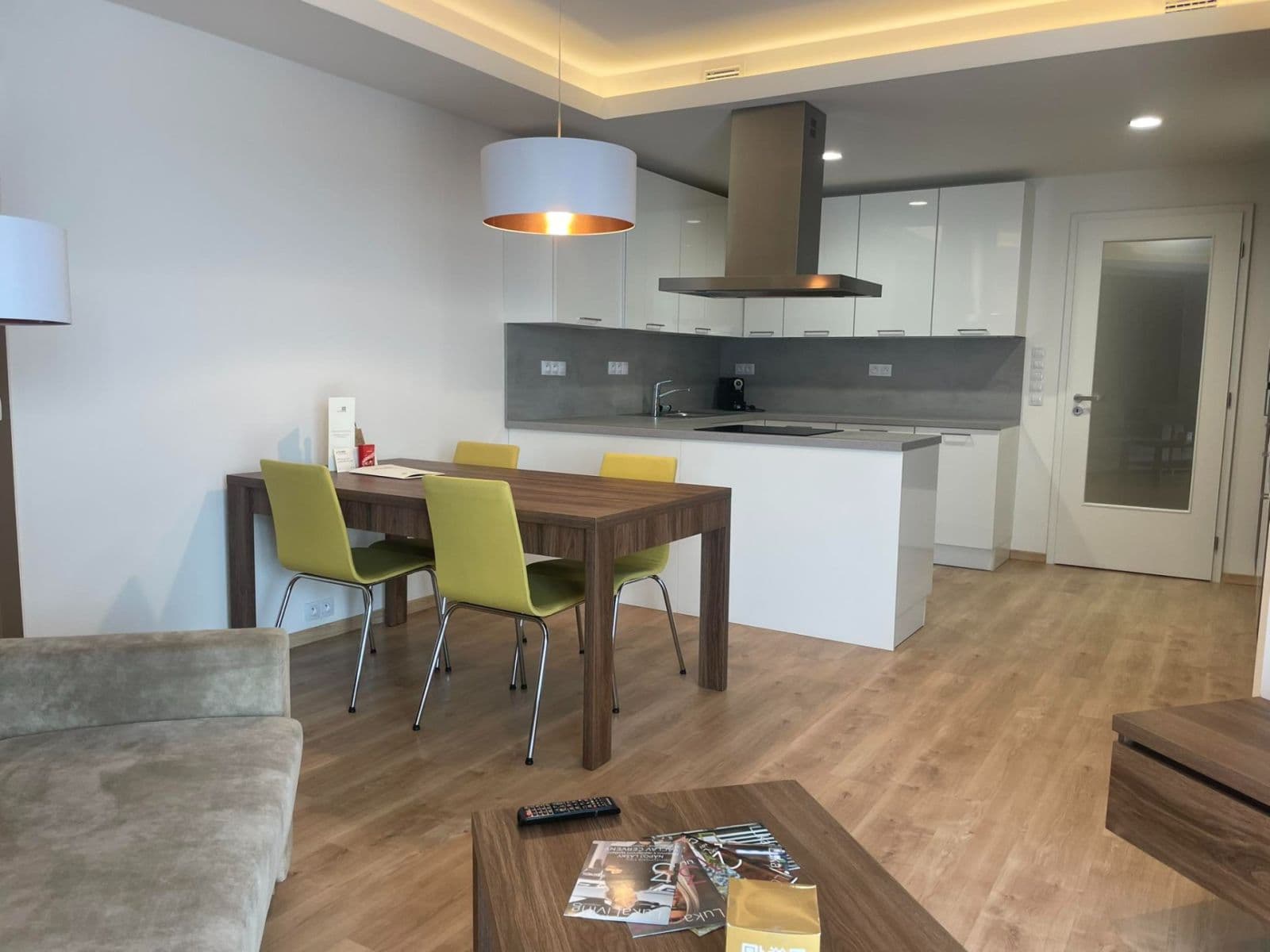 Prenájom bytu 3-izbový 87 m², Mukařovského, Praha, Praha Prenájom bytu 3-izbový 87 m², Mukařovského, Praha, Praha