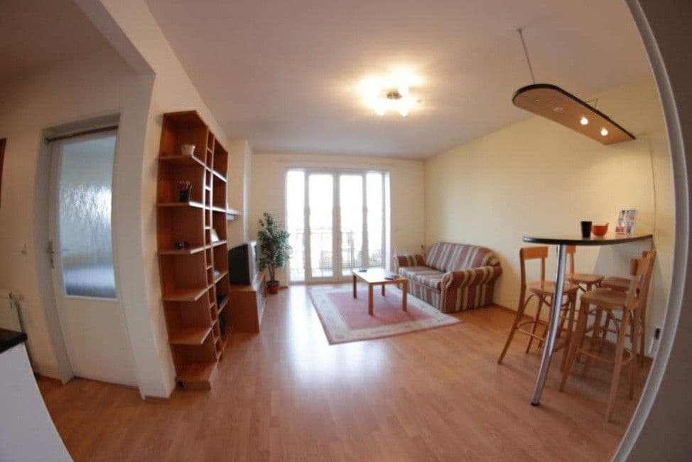 Prenájom bytu 2-izbový 50 m², Ve Stromkách, Vestec, Středočeský kraj Prenájom bytu 2-izbový 50 m², Ve Stromkách, Vestec, Středočeský kraj