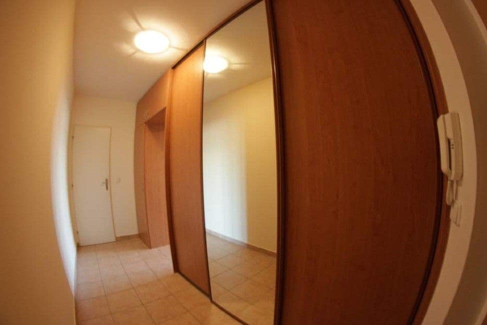 Prenájom bytu 2-izbový 50 m², Ve Stromkách, Vestec, Středočeský kraj Prenájom bytu 2-izbový 50 m², Ve Stromkách, Vestec, Středočeský kraj