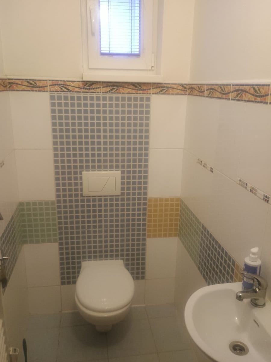 Prenájom domu 110 m², pozemek 400 m², u učiliště, Praha, Praha Prenájom domu 110 m², pozemek 400 m², u učiliště, Praha, Praha