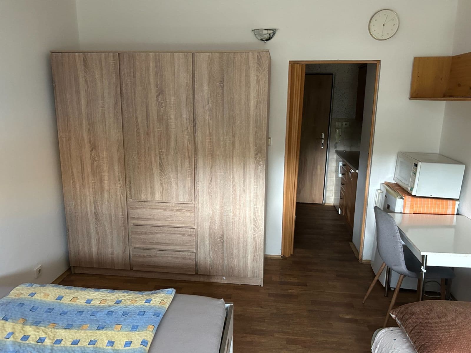 Prenájom bytu 1-izbový 20 m², Jedovnická, Brno, Jihomoravský kraj Prenájom bytu 1-izbový 20 m², Jedovnická, Brno, Jihomoravský kraj