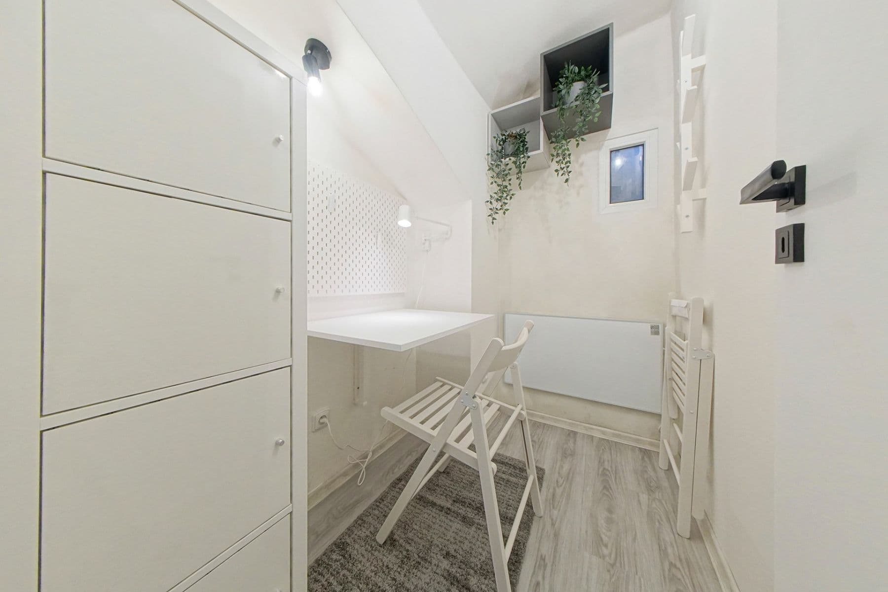 Prenájom bytu 2-izbový 21 m², Holandská, Praha, Praha Prenájom bytu 2-izbový 21 m², Holandská, Praha, Praha