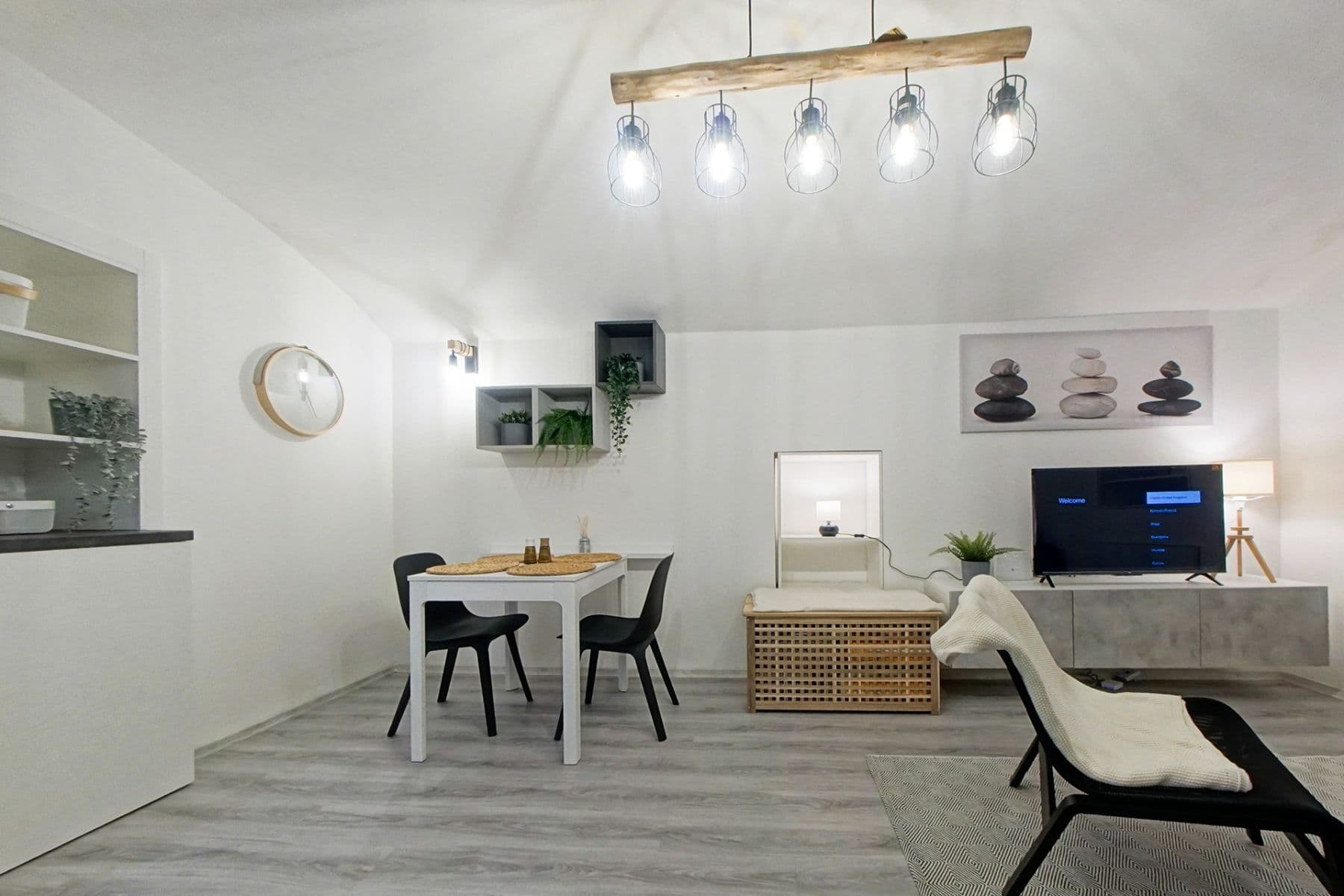 Prenájom bytu 2-izbový 21 m², Holandská, Praha, Praha Prenájom bytu 2-izbový 21 m², Holandská, Praha, Praha