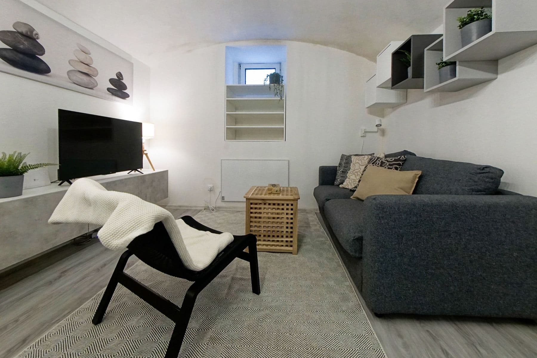 Prenájom bytu 2-izbový 21 m², Holandská, Praha, Praha Prenájom bytu 2-izbový 21 m², Holandská, Praha, Praha