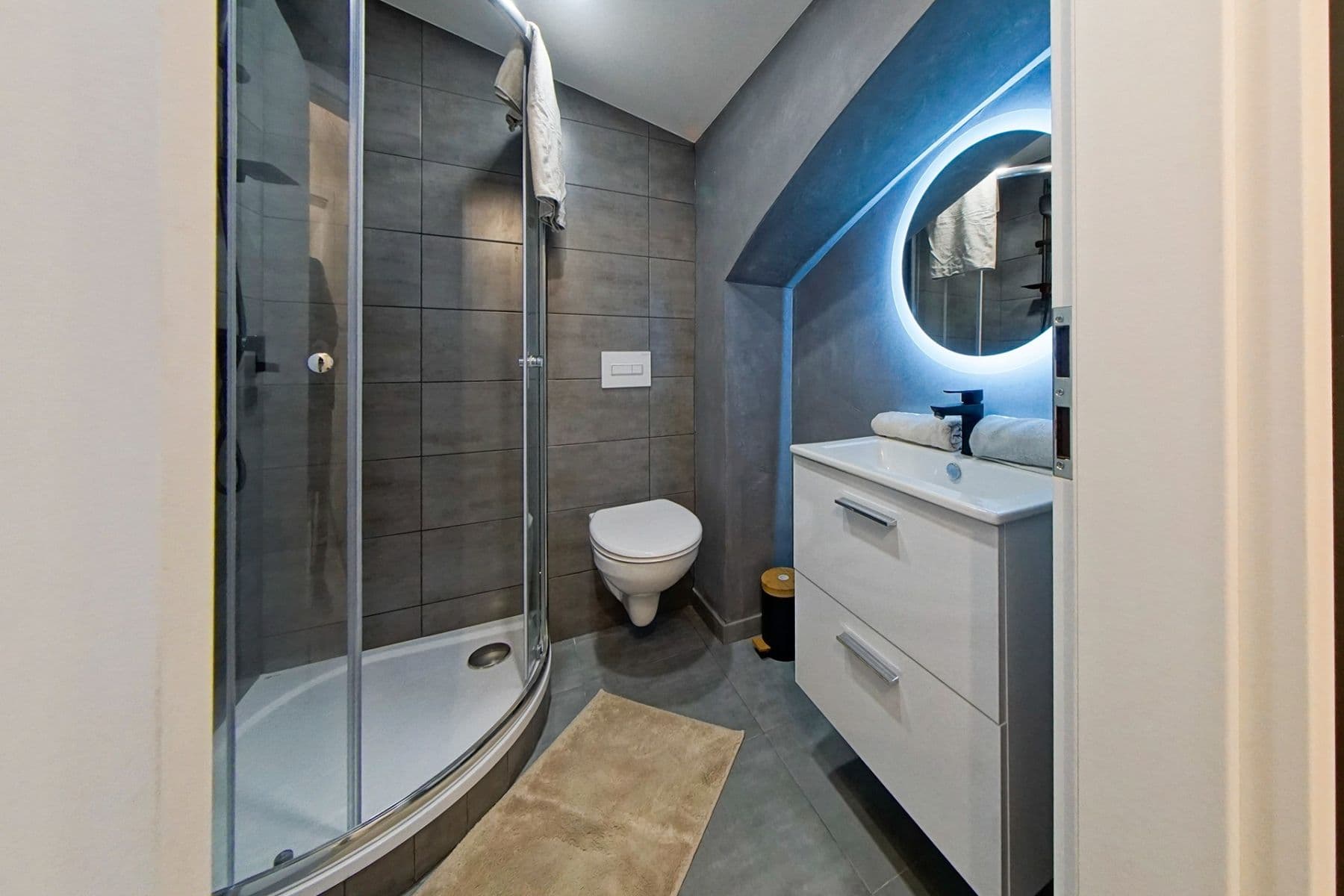 Prenájom bytu 2-izbový 21 m², Holandská, Praha, Praha Prenájom bytu 2-izbový 21 m², Holandská, Praha, Praha