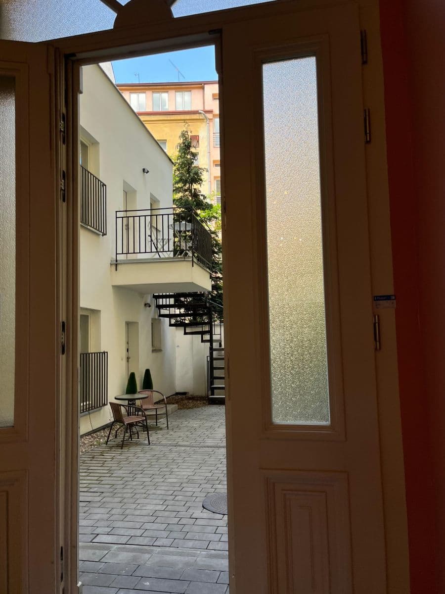 Prenájom bytu 52 m², Rubešova, Praha, Praha Prenájom bytu 52 m², Rubešova, Praha, Praha