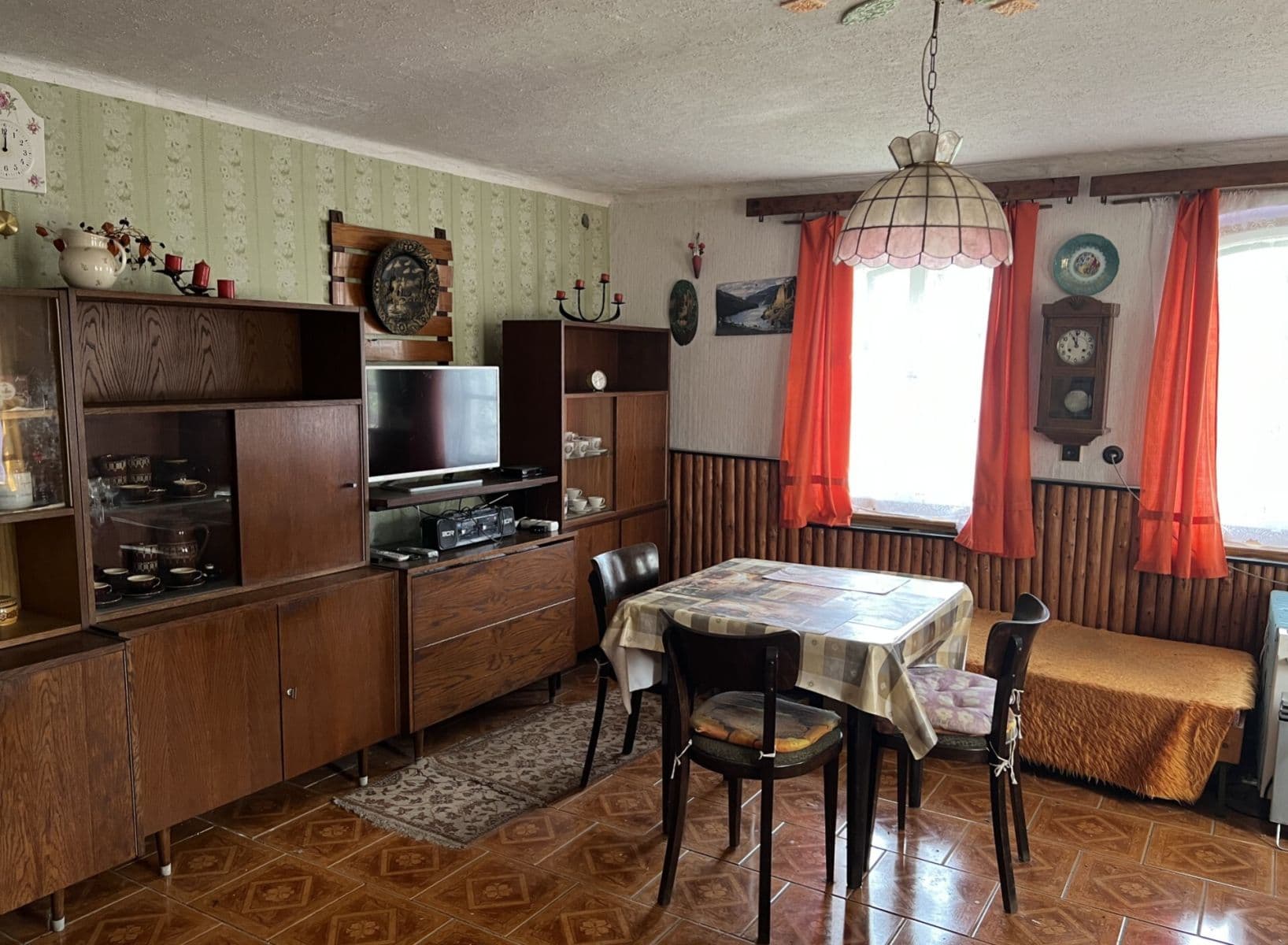 Predaj domu 140 m², pozemek 915 m², Katusice, Středočeský kraj Predaj domu 140 m², pozemek 915 m², Katusice, Středočeský kraj