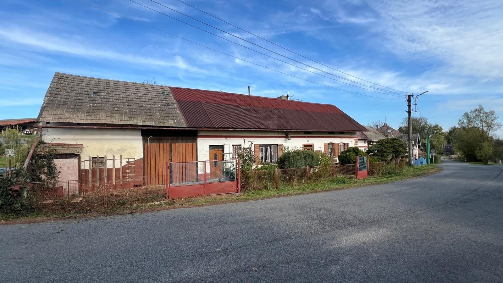 Predaj domu 140 m², pozemek 915 m², Katusice, Středočeský kraj Predaj domu 140 m², pozemek 915 m², Katusice, Středočeský kraj