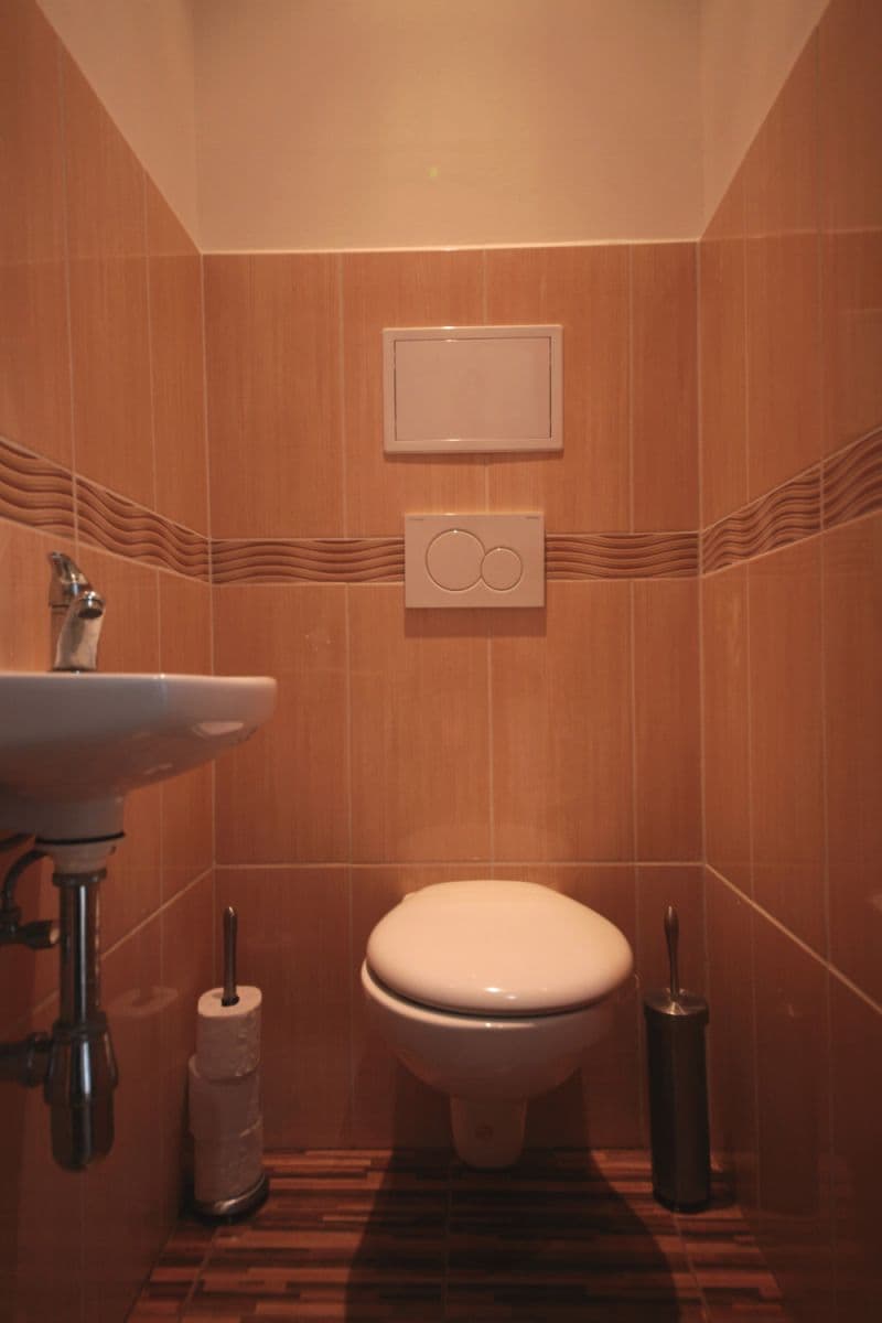 Prenájom bytu 86 m², Dobrovského, Praha, Praha Prenájom bytu 86 m², Dobrovského, Praha, Praha