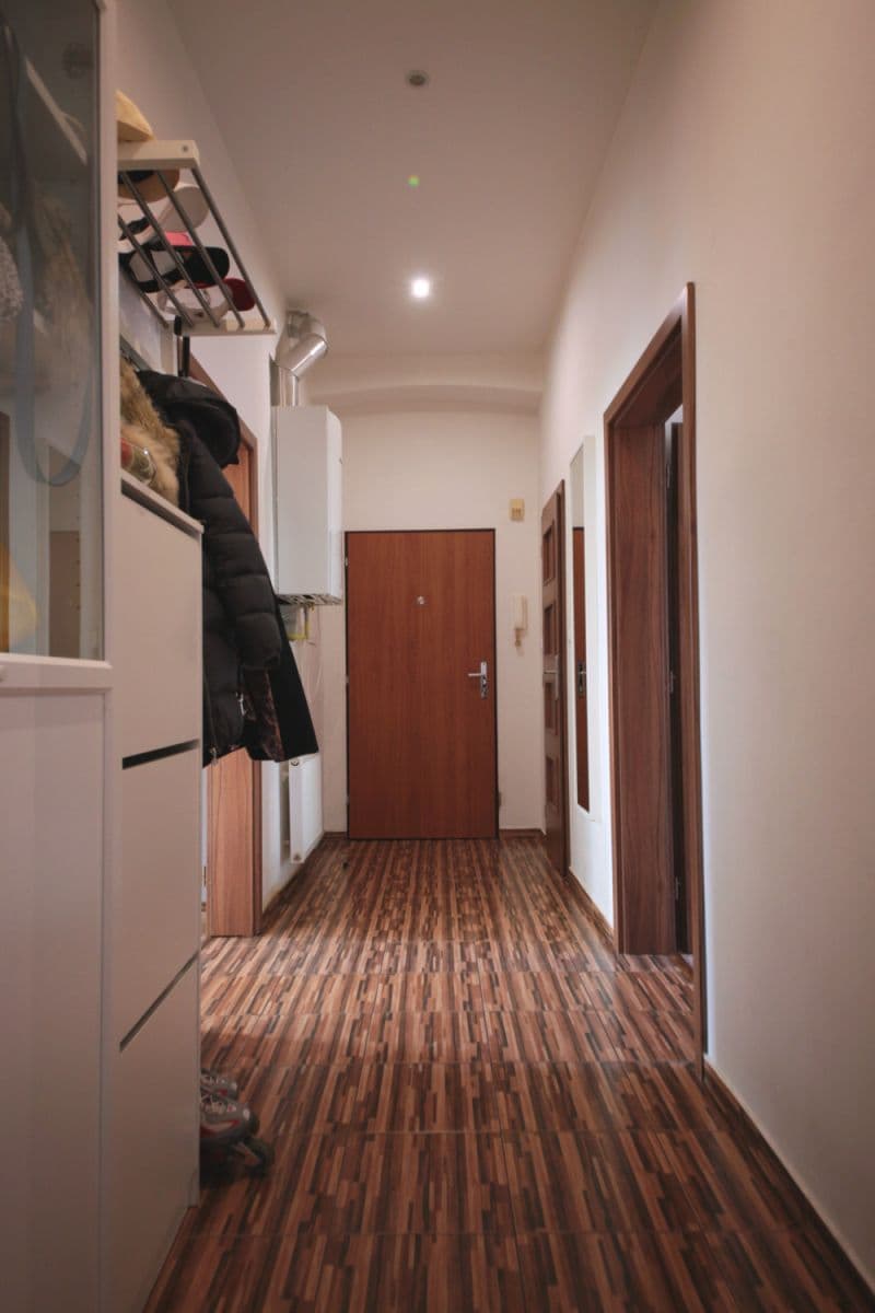 Prenájom bytu 86 m², Dobrovského, Praha, Praha Prenájom bytu 86 m², Dobrovského, Praha, Praha