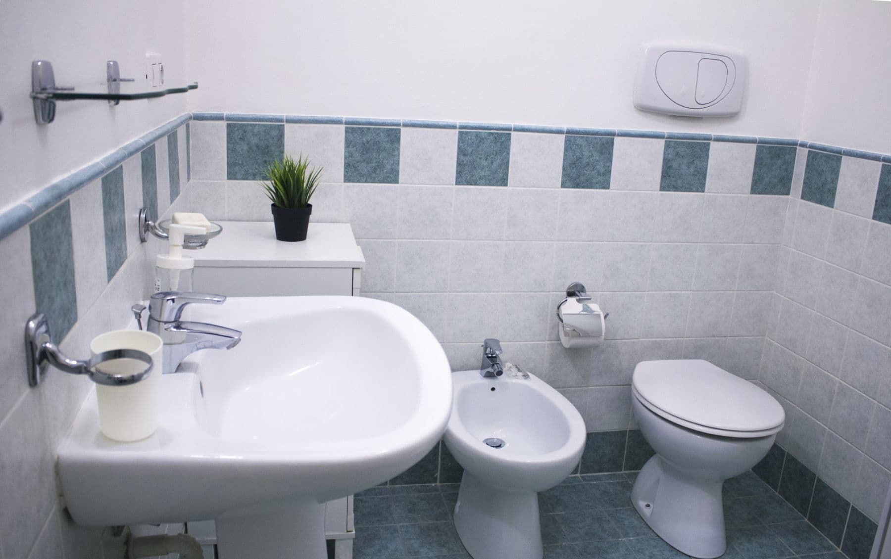 Prenájom bytu 43 m², Tyršova, Praha, Praha Prenájom bytu 43 m², Tyršova, Praha, Praha