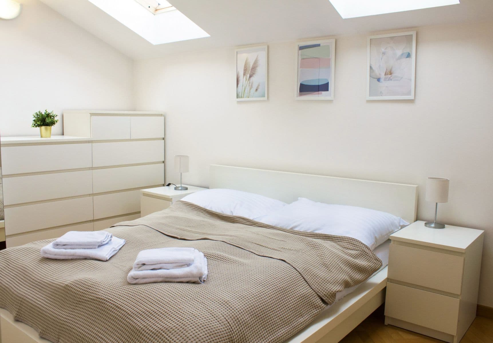 Prenájom bytu 43 m², Tyršova, Praha, Praha Prenájom bytu 43 m², Tyršova, Praha, Praha