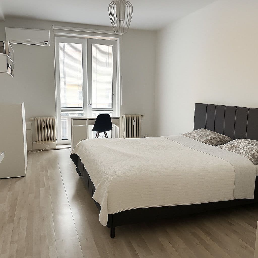 Prenájom bytu 68 m², Lounských, Praha, Praha Prenájom bytu 68 m², Lounských, Praha, Praha