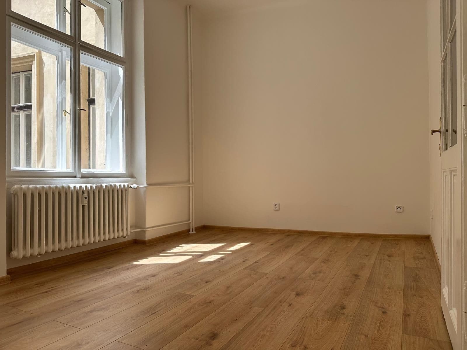 Prenájom bytu 3-izbový 72 m², Soukenická, Praha, Praha Prenájom bytu 3-izbový 72 m², Soukenická, Praha, Praha