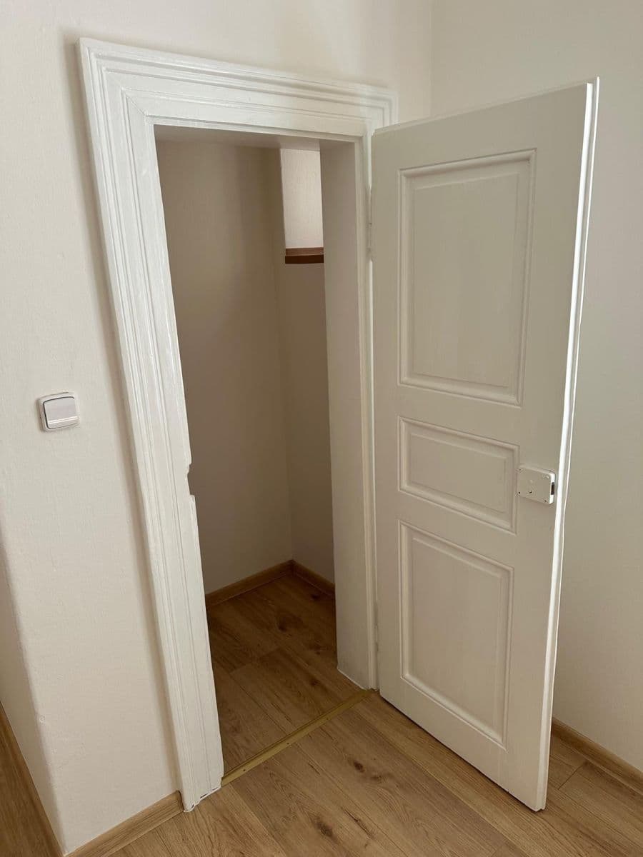 Prenájom bytu 3-izbový 72 m², Soukenická, Praha, Praha Prenájom bytu 3-izbový 72 m², Soukenická, Praha, Praha