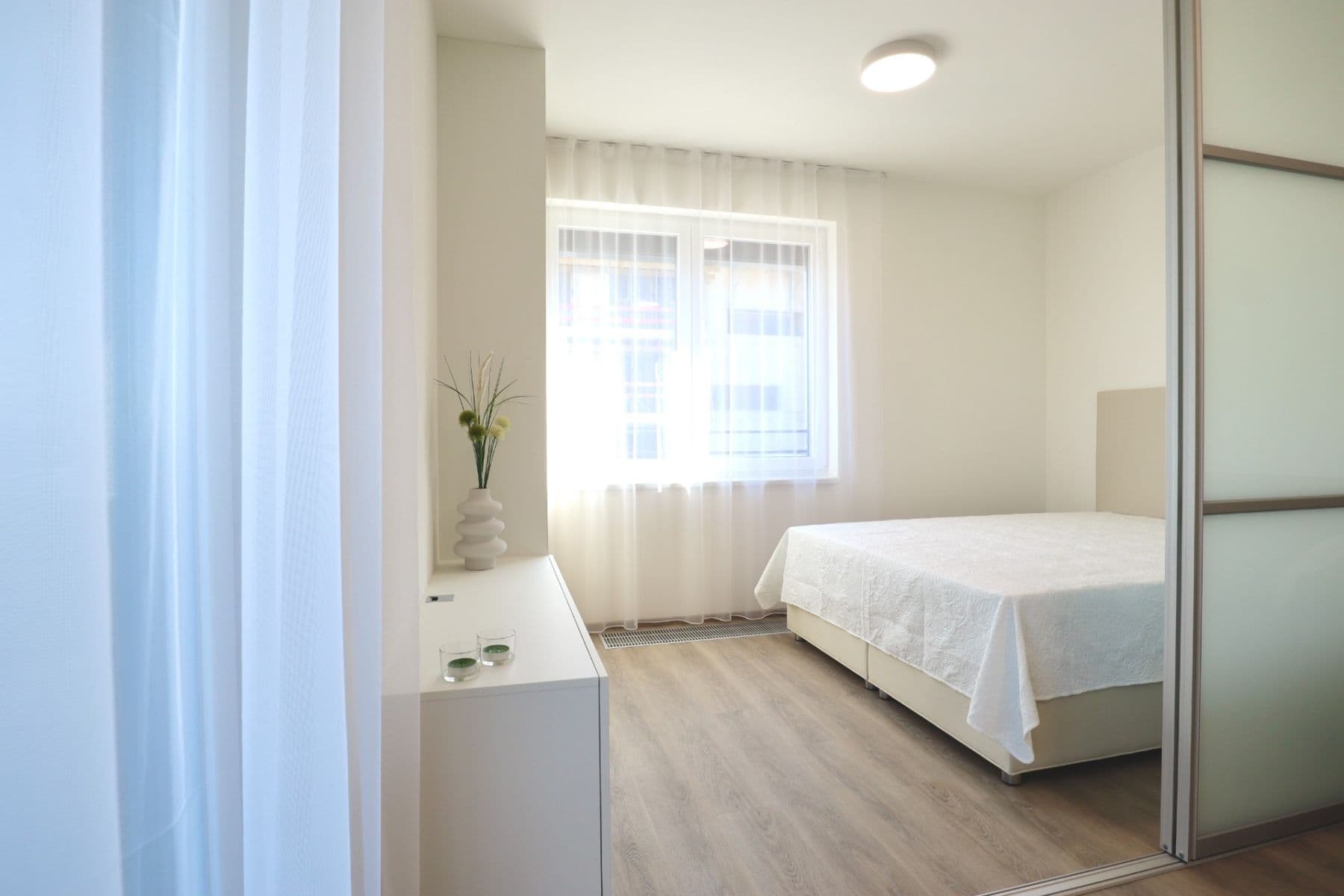 Prenájom bytu 3-izbový 72 m², Výstavní, Praha, Praha Prenájom bytu 3-izbový 72 m², Výstavní, Praha, Praha