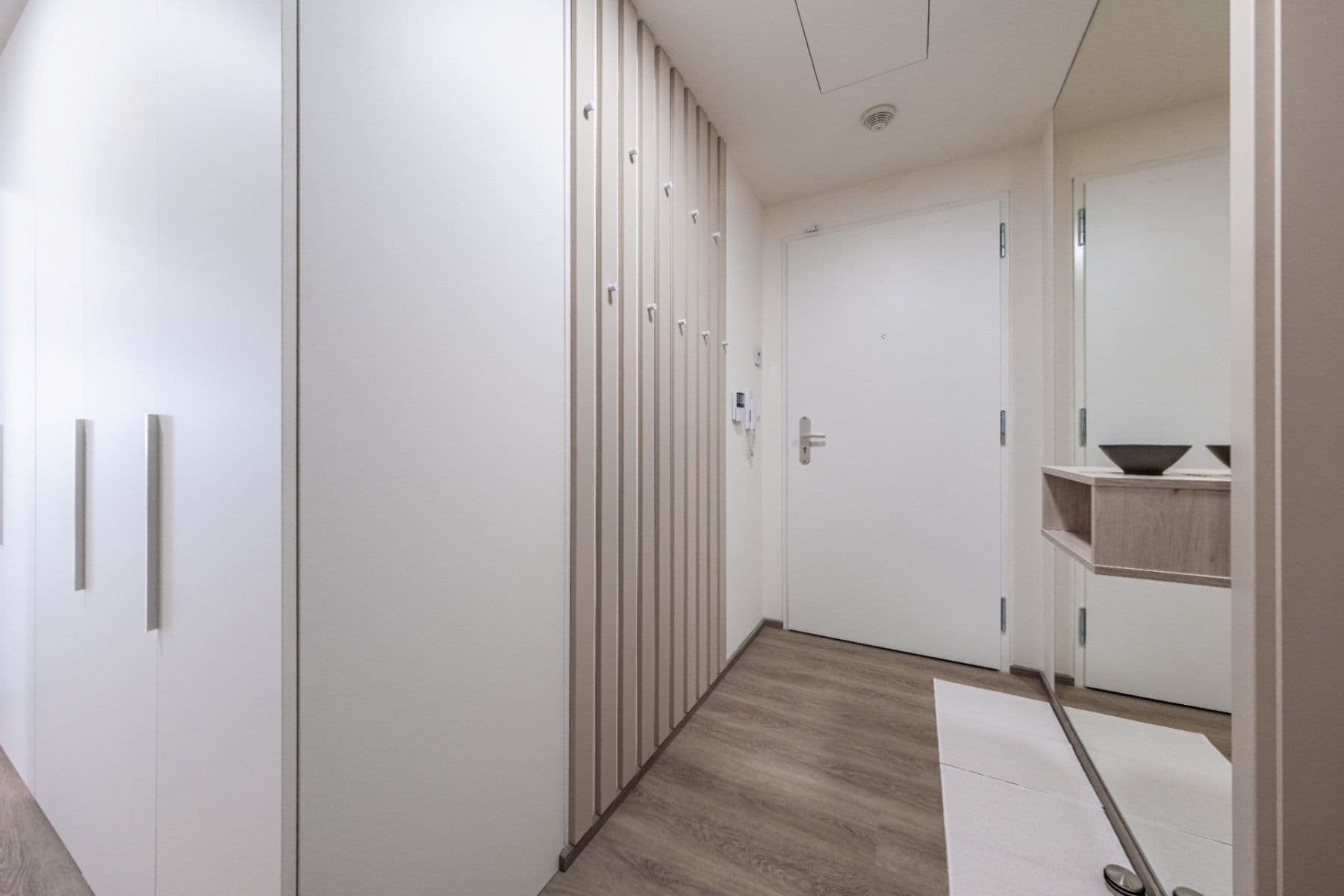 Prenájom bytu 3-izbový 72 m², Výstavní, Praha, Praha Prenájom bytu 3-izbový 72 m², Výstavní, Praha, Praha
