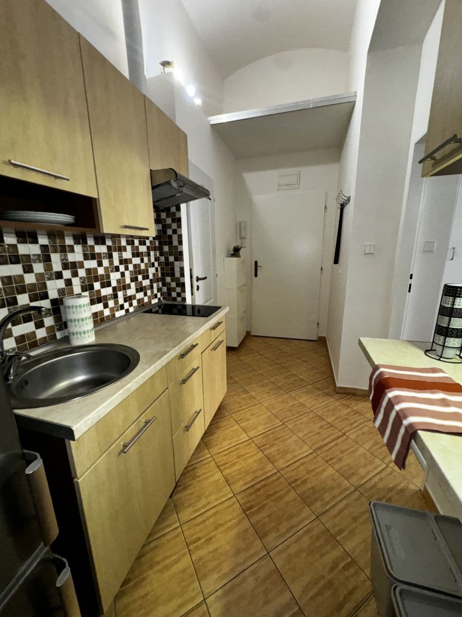 Prenájom bytu 28 m², Drahobejlova, Praha, Praha Prenájom bytu 28 m², Drahobejlova, Praha, Praha