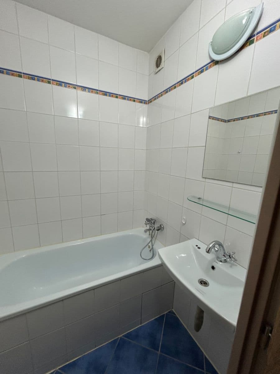 Predaj bytu 1-izbový 41 m², Hviezdna, Nitra, Nitriansky kraj Predaj bytu 1-izbový 41 m², Hviezdna, Nitra, Nitriansky kraj