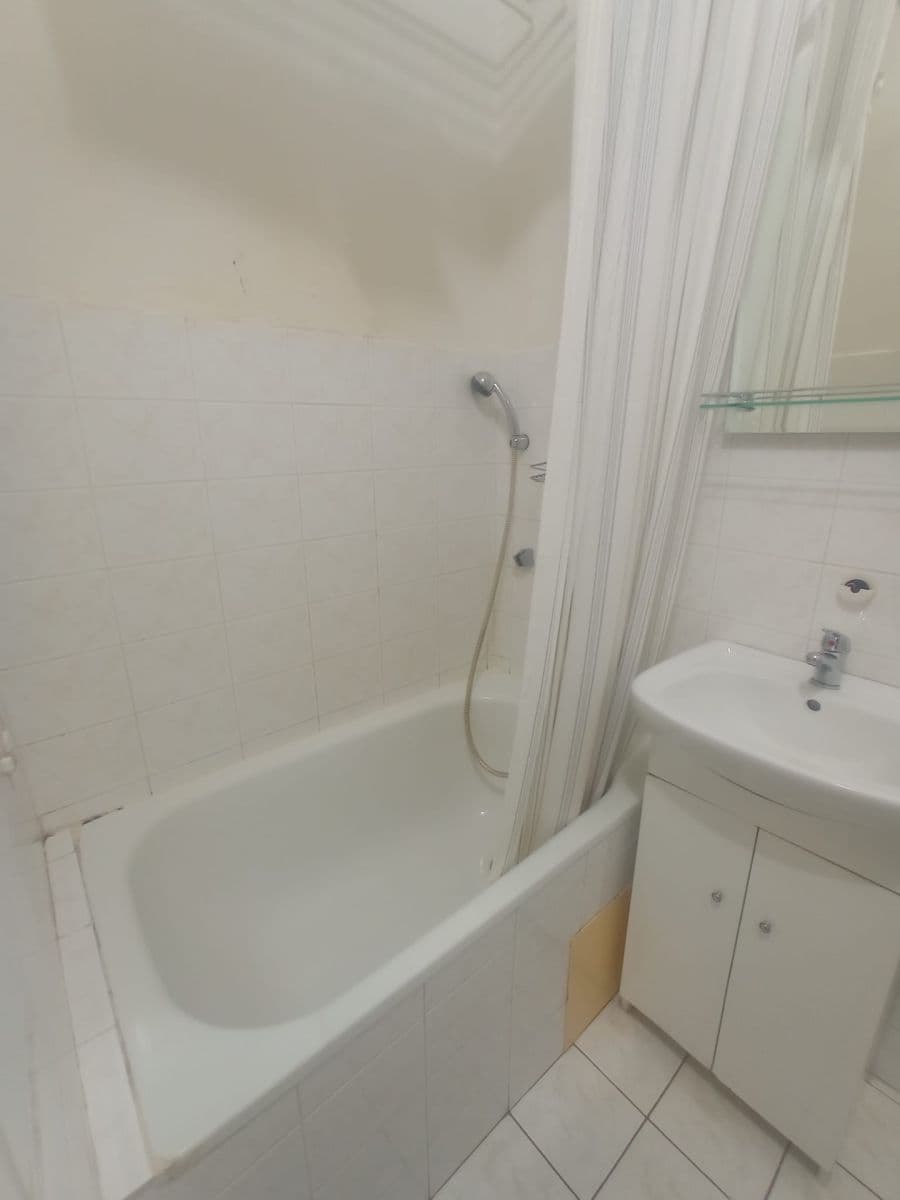 Prenájom bytu 2-izbový 48 m², Dr. Šavrdy, Ostrava, Moravskoslezský kraj Prenájom bytu 2-izbový 48 m², Dr. Šavrdy, Ostrava, Moravskoslezský kraj