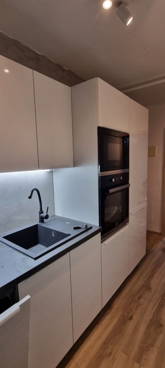 Prenájom bytu 3-izbový 61 m², Javorová, Hustopeče, Jihomoravský kraj Prenájom bytu 3-izbový 61 m², Javorová, Hustopeče, Jihomoravský kraj