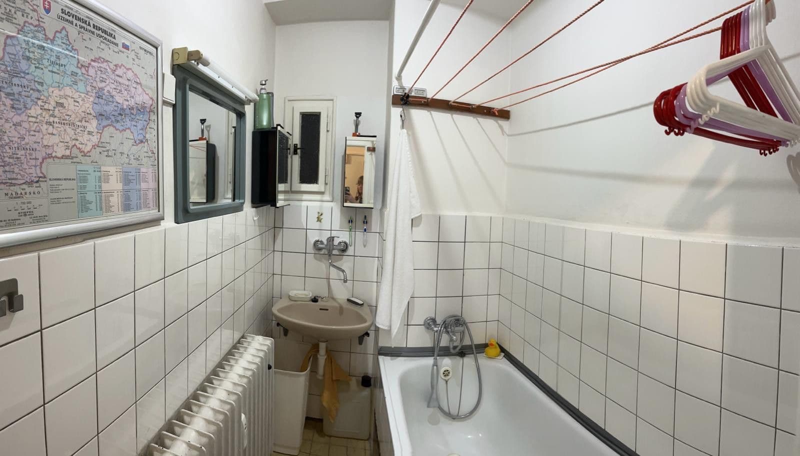 Predaj bytu 2-izbový 64 m², 28. pluku, Praha, Praha Predaj bytu 2-izbový 64 m², 28. pluku, Praha, Praha