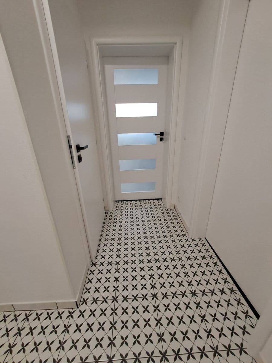 Prenájom bytu 2-izbový 48 m², Za rybníkem, Lišany, Středočeský kraj Prenájom bytu 2-izbový 48 m², Za rybníkem, Lišany, Středočeský kraj